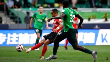 【中超】莱昂纳多德索萨双响 北京国安4比3长春亚泰